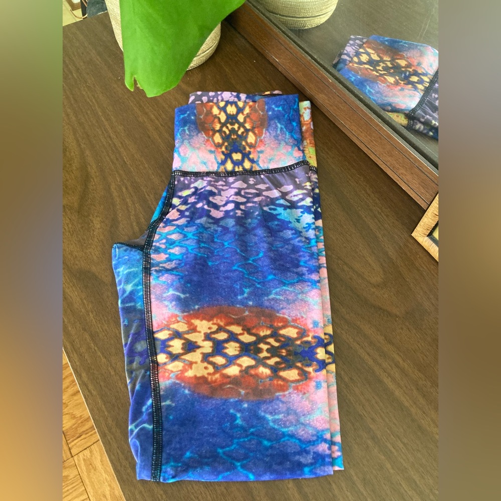 Teeki yoga pants. Size small.